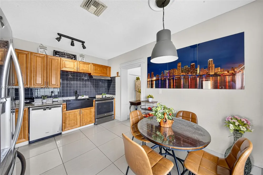 17019 SW 100th Ave Miami, FL 33157