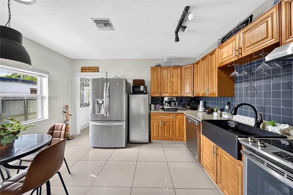 17019 SW 100th Ave Miami, FL 33157