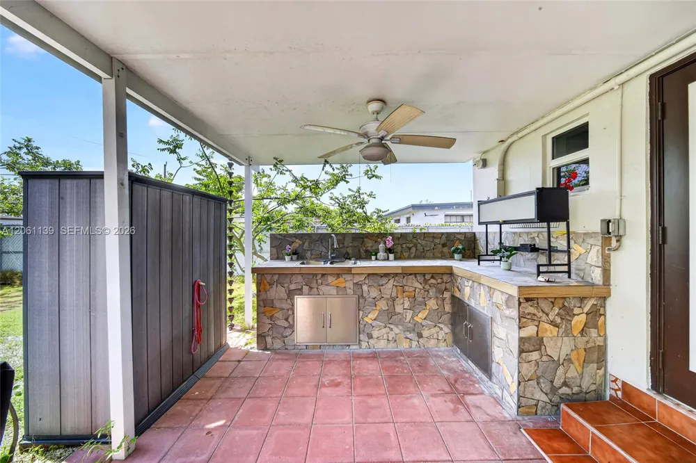 17019 SW 100th Ave Miami, FL 33157