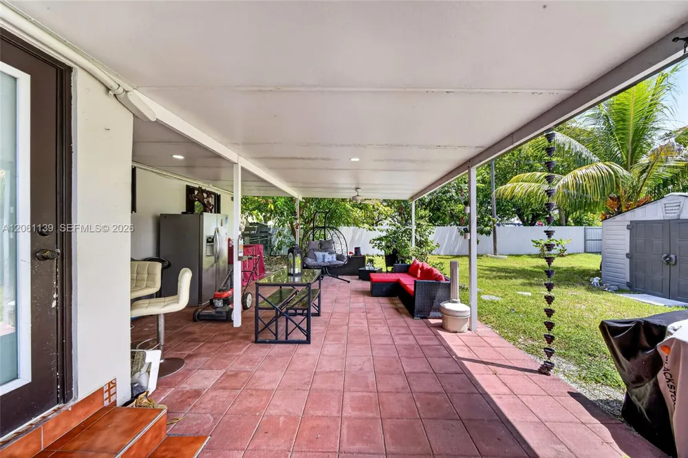 17019 SW 100th Ave Miami, FL 33157