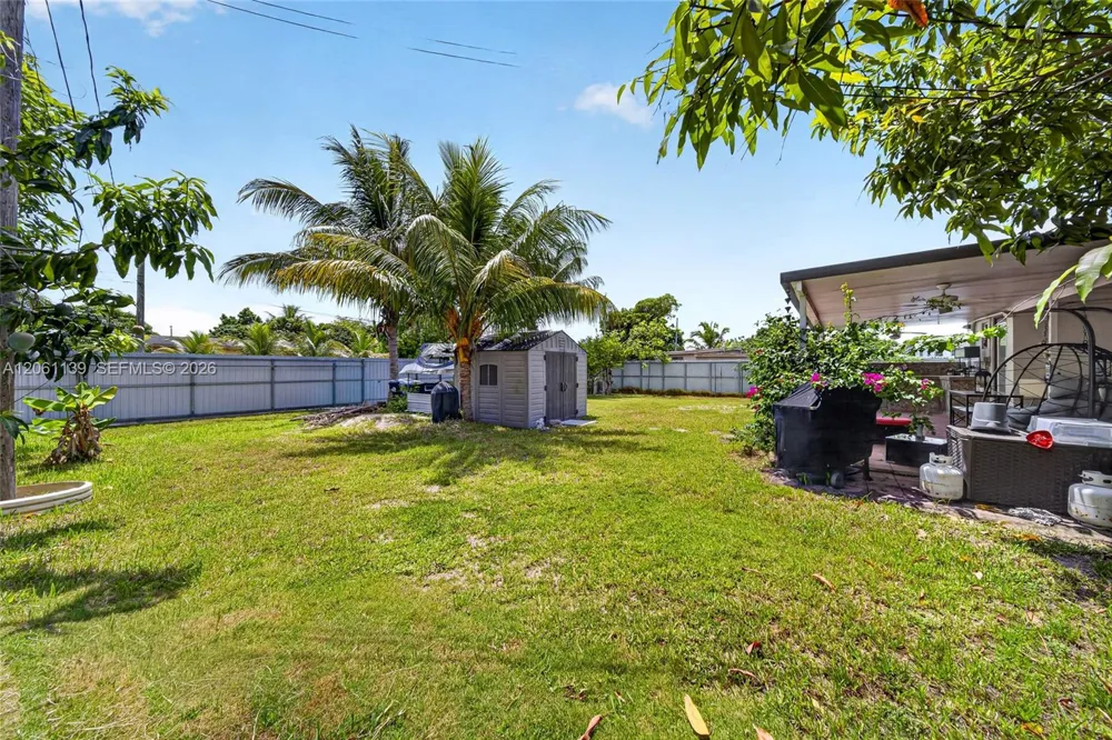 17019 SW 100th Ave Miami, FL 33157