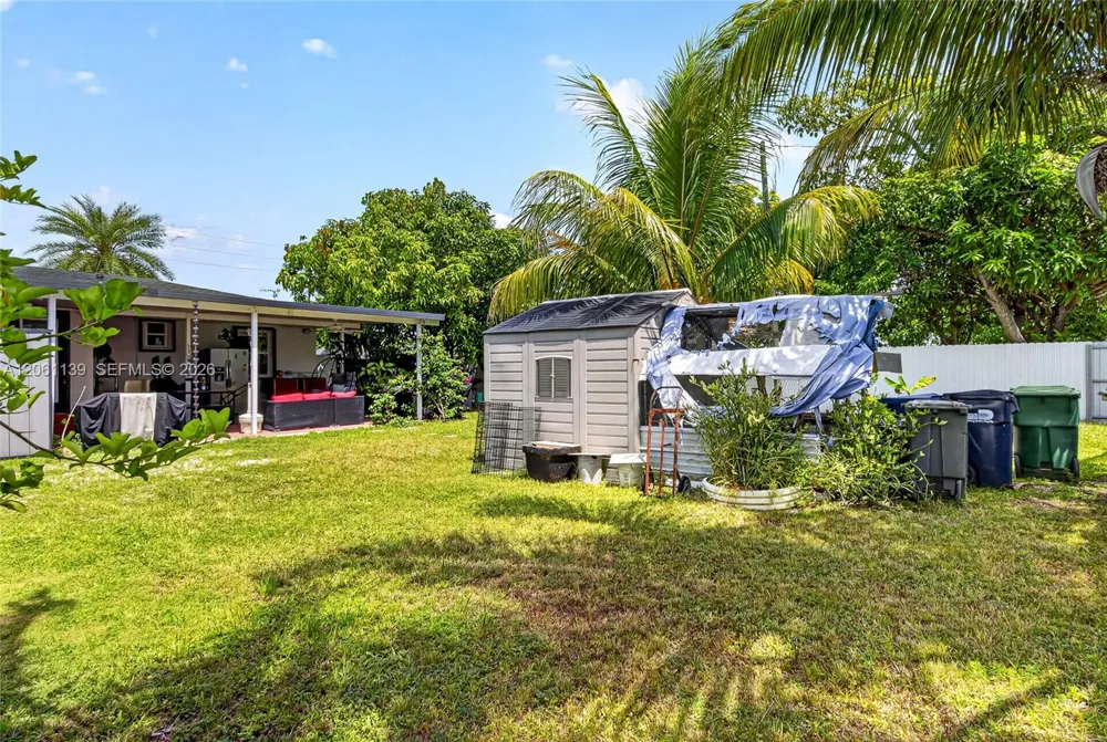 17019 SW 100th Ave Miami, FL 33157