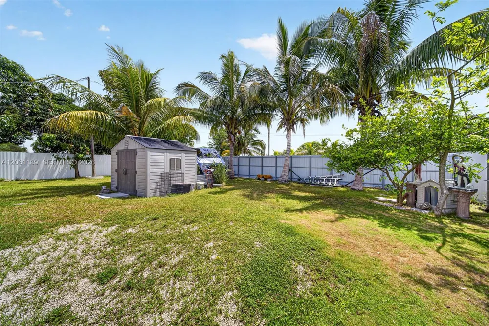 17019 SW 100th Ave Miami, FL 33157