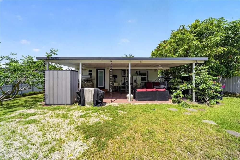 17019 SW 100th Ave Miami, FL 33157