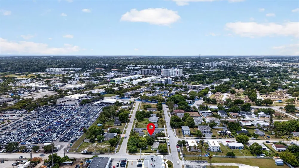 17019 SW 100th Ave Miami, FL 33157