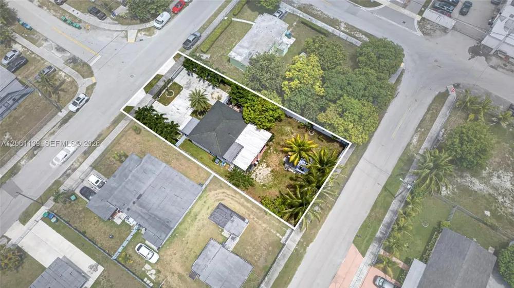 17019 SW 100th Ave Miami, FL 33157