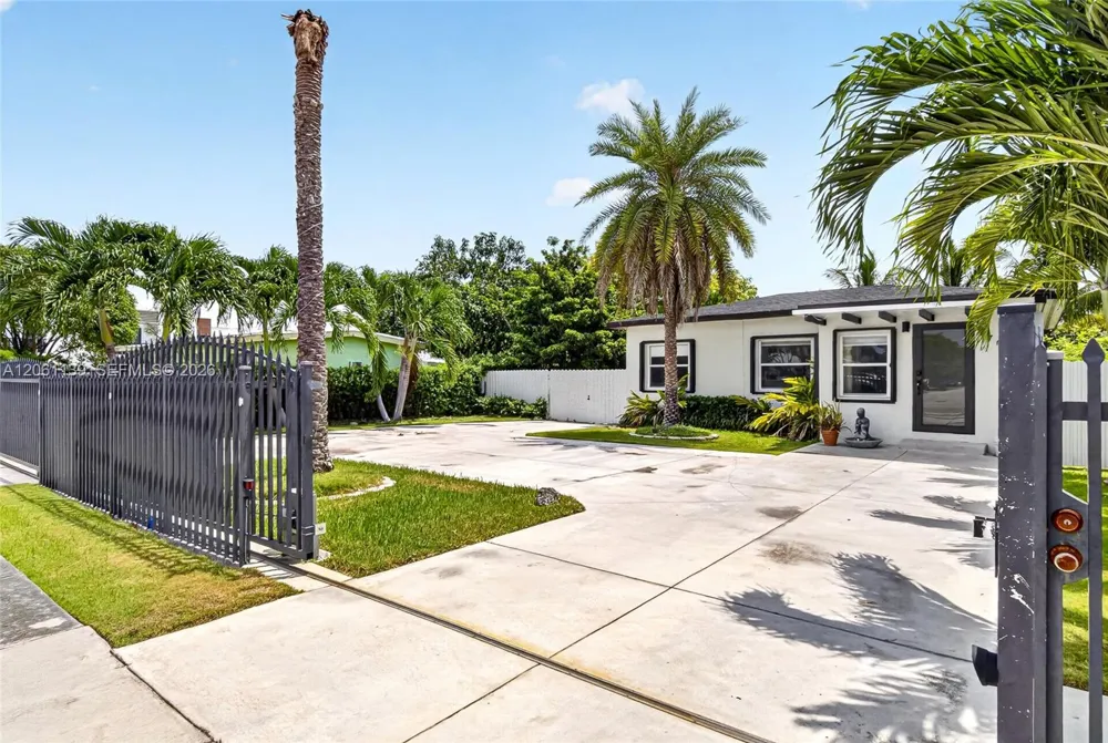 17019 SW 100th Ave Miami, FL 33157