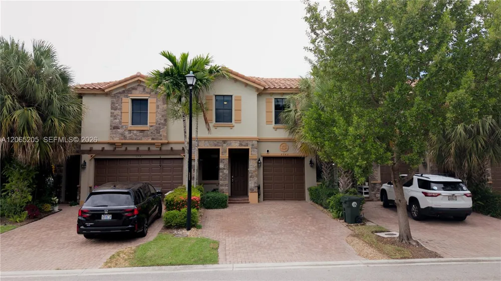 6943 Halton Park Ln Coconut Creek, FL 33073