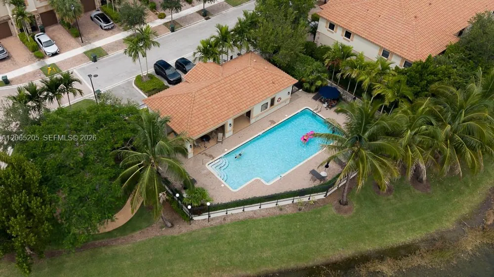 6943 Halton Park Ln Coconut Creek, FL 33073