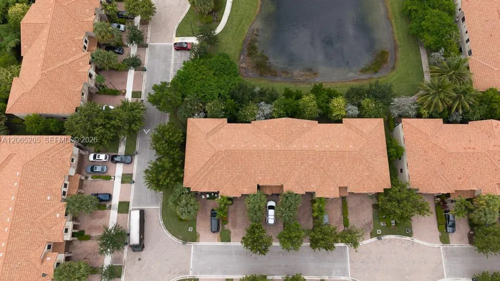 6943 Halton Park Ln Coconut Creek, FL 33073
