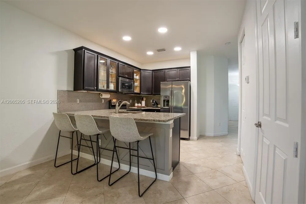 6943 Halton Park Ln Coconut Creek, FL 33073