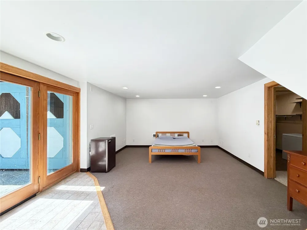 66 Port Susan Dr. Hat Island, WA 98206