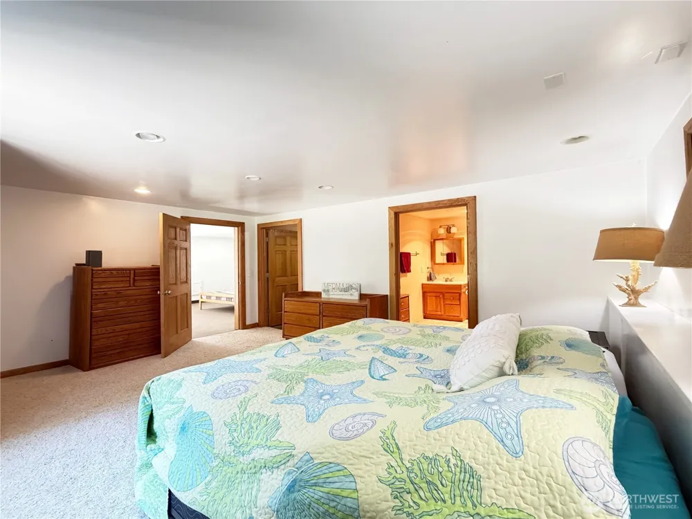 66 Port Susan Dr. Hat Island, WA 98206