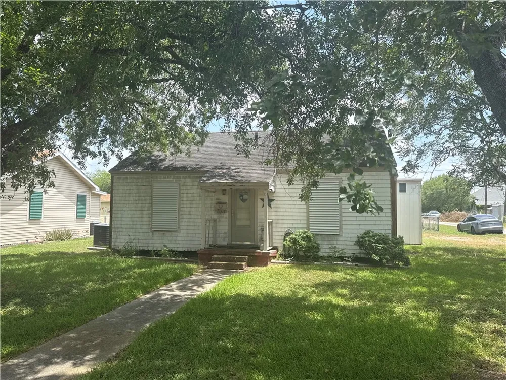 736 Fetick Taft, TX 78390