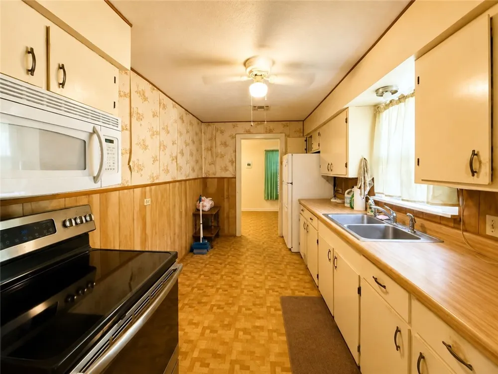 736 Fetick Taft, TX 78390