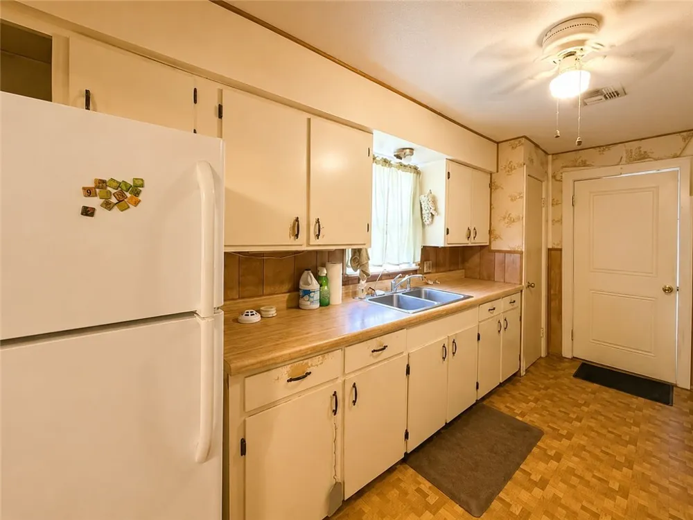 736 Fetick Taft, TX 78390