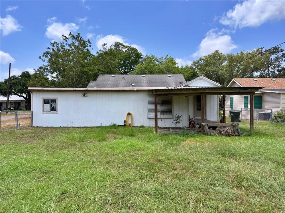 736 Fetick Taft, TX 78390