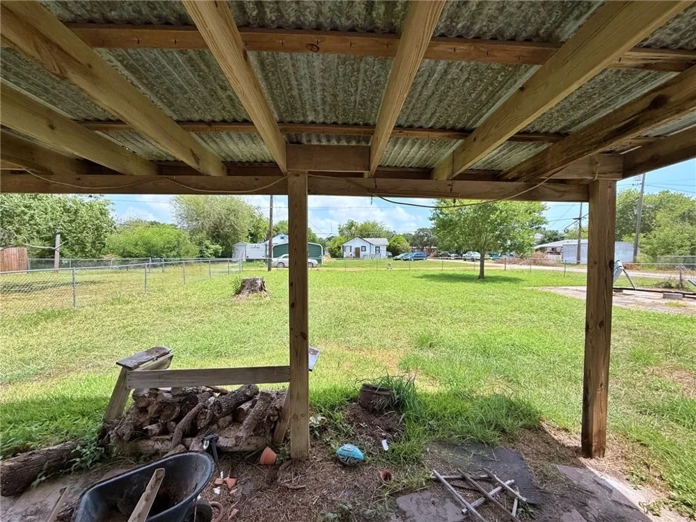 736 Fetick Taft, TX 78390