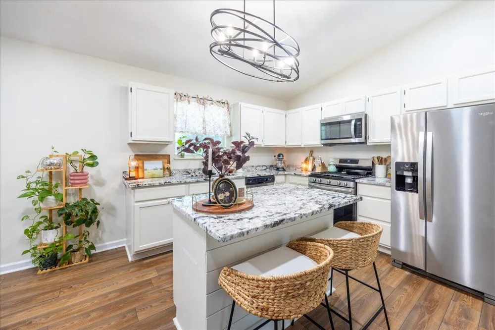 860 Anchor Drive Lenoir City, TN 37771