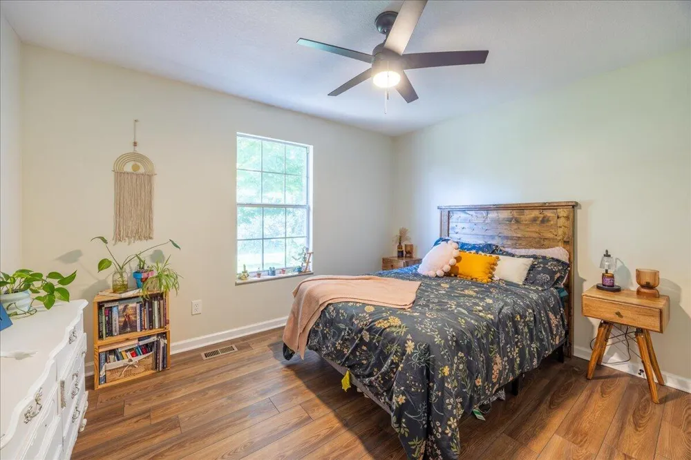 860 Anchor Drive Lenoir City, TN 37771