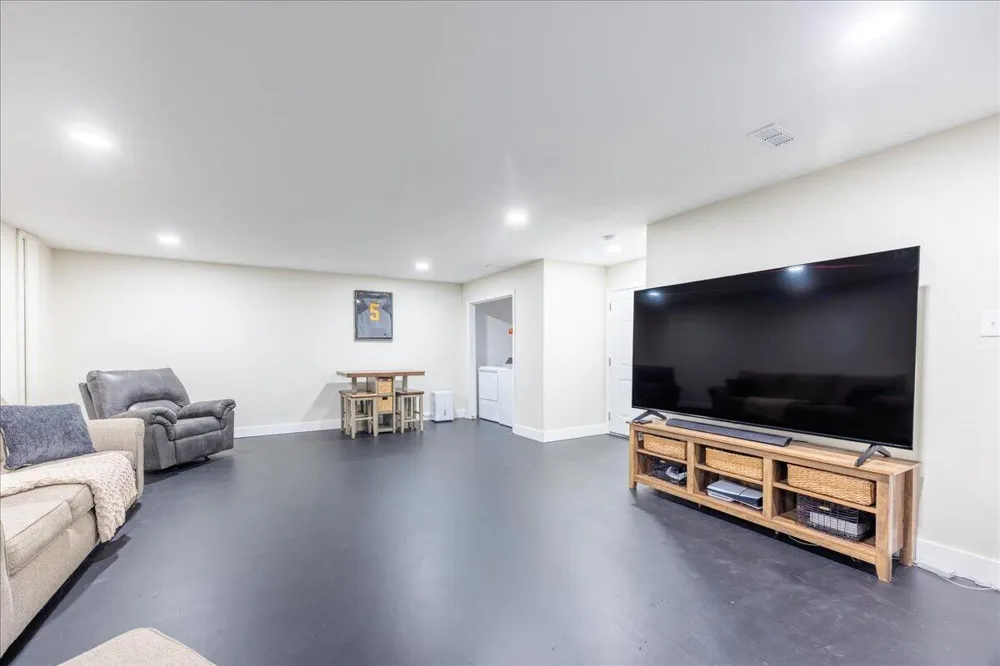 860 Anchor Drive Lenoir City, TN 37771