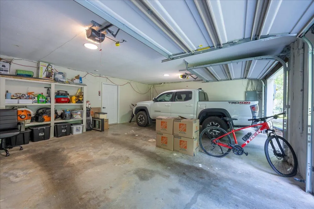 860 Anchor Drive Lenoir City, TN 37771