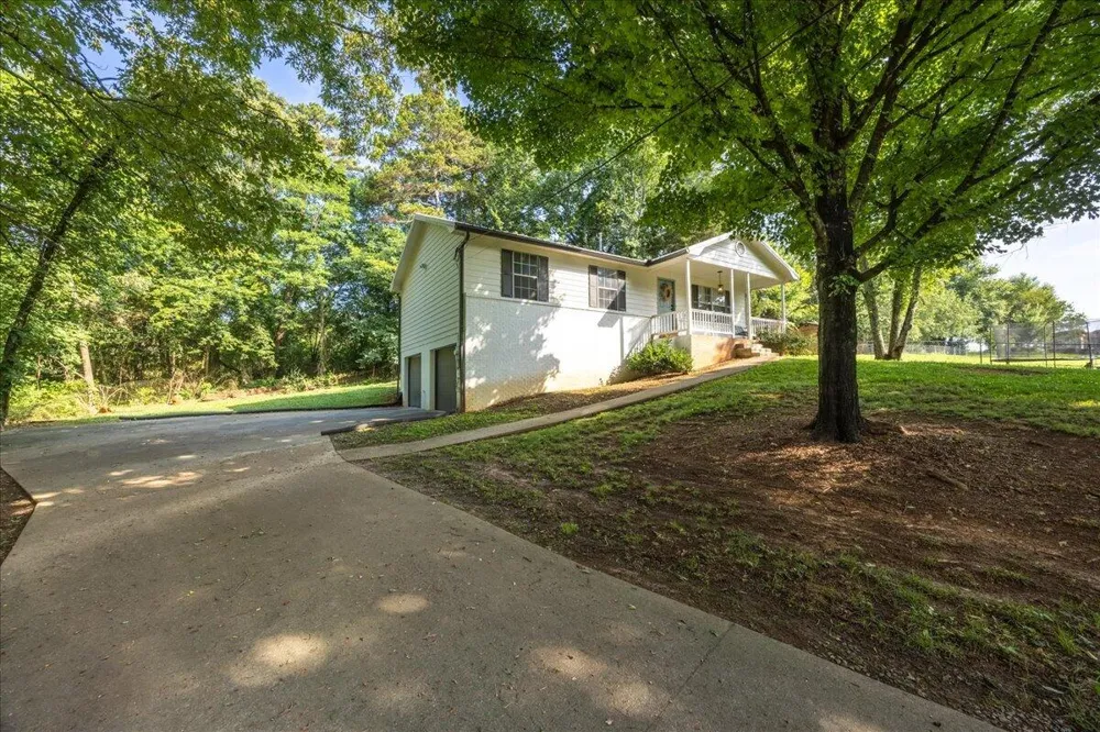 860 Anchor Drive Lenoir City, TN 37771