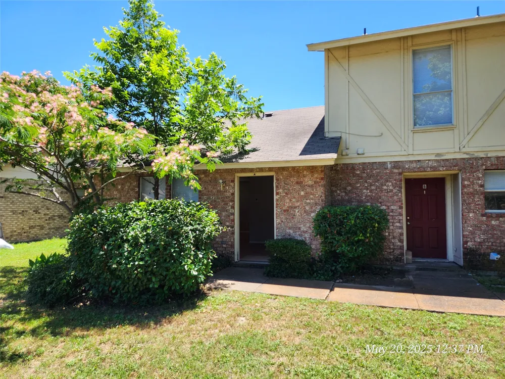 429 SW Thomas Street #A Burleson, TX 76028