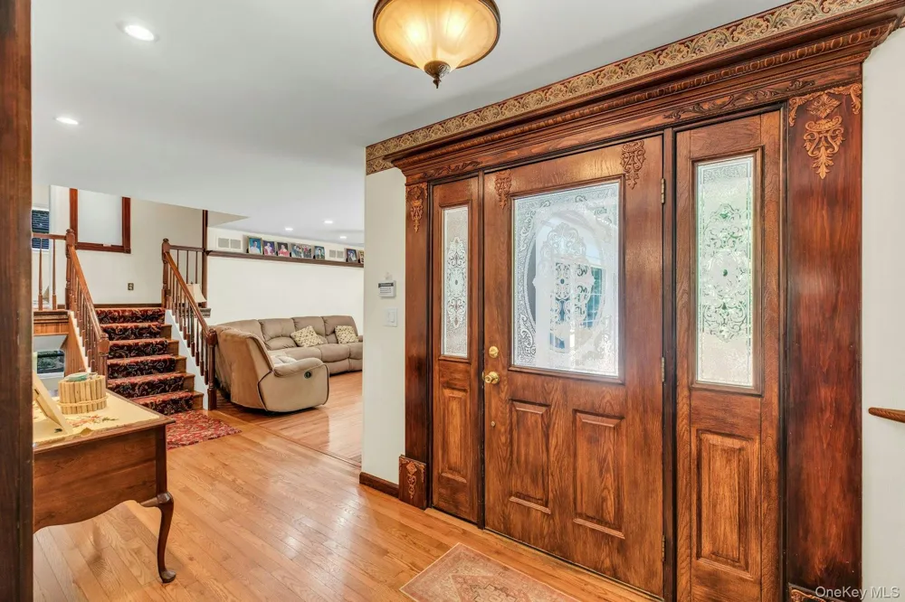 29 Columbine Avenue Hampton Bays, NY 11946