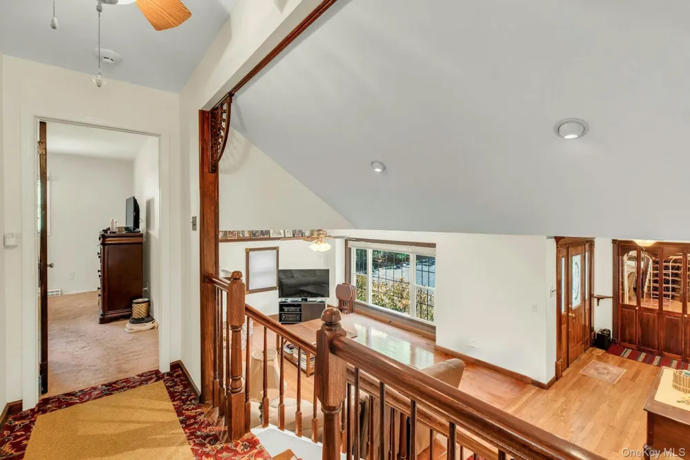 29 Columbine Avenue Hampton Bays, NY 11946