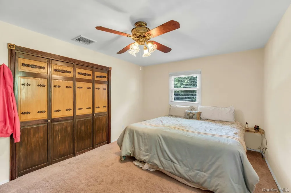29 Columbine Avenue Hampton Bays, NY 11946