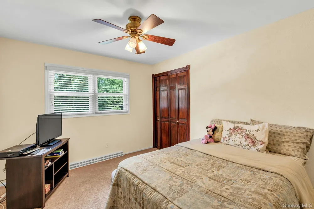 29 Columbine Avenue Hampton Bays, NY 11946