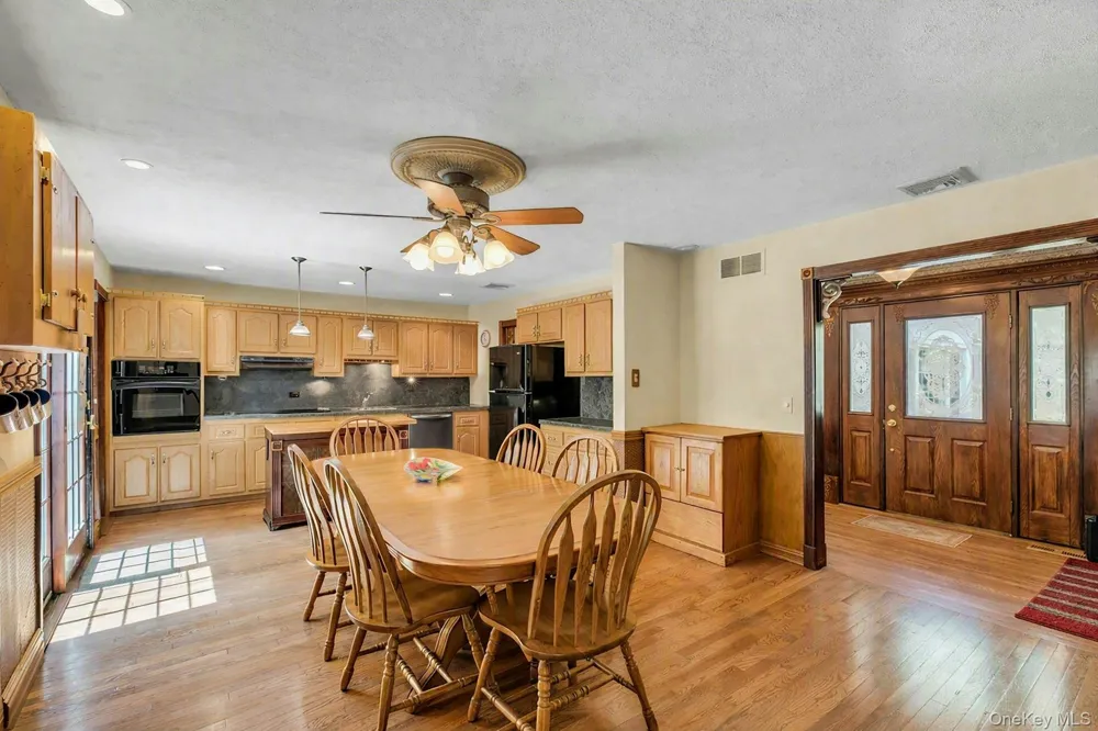 29 Columbine Avenue Hampton Bays, NY 11946