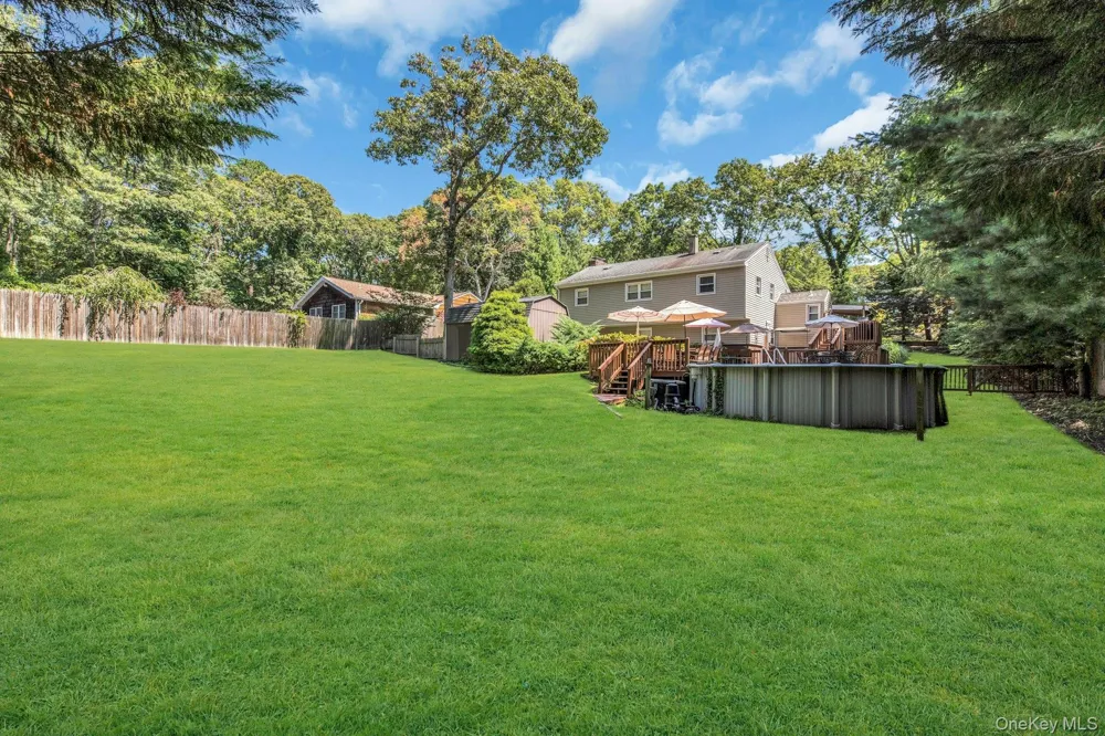 29 Columbine Avenue Hampton Bays, NY 11946