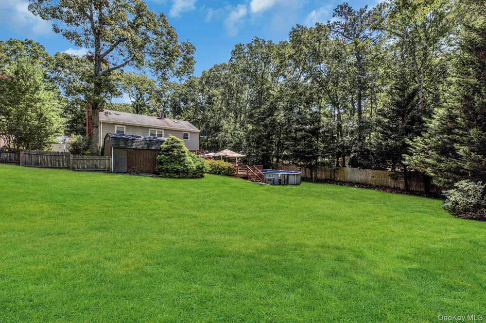 29 Columbine Avenue Hampton Bays, NY 11946