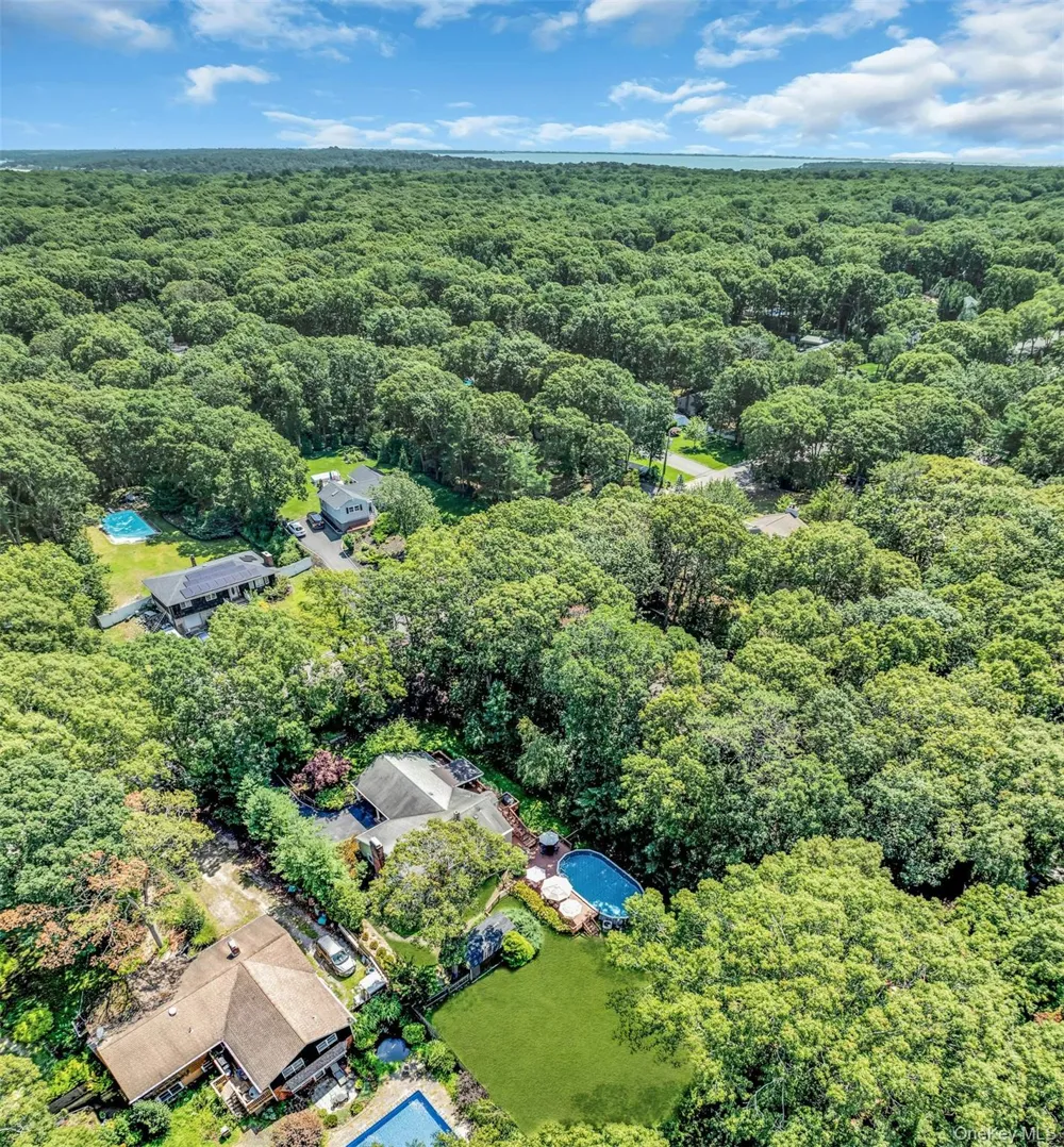 29 Columbine Avenue Hampton Bays, NY 11946