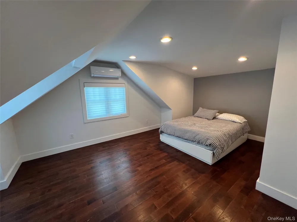 43 Crescent Street Hicksville, NY 11801