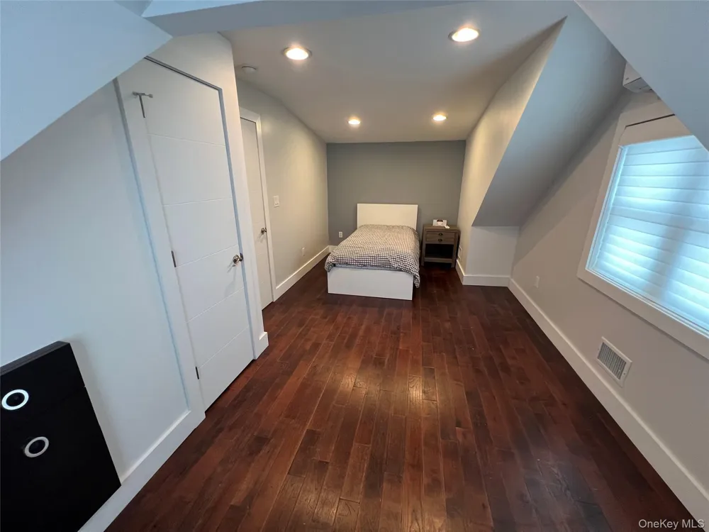 43 Crescent Street Hicksville, NY 11801