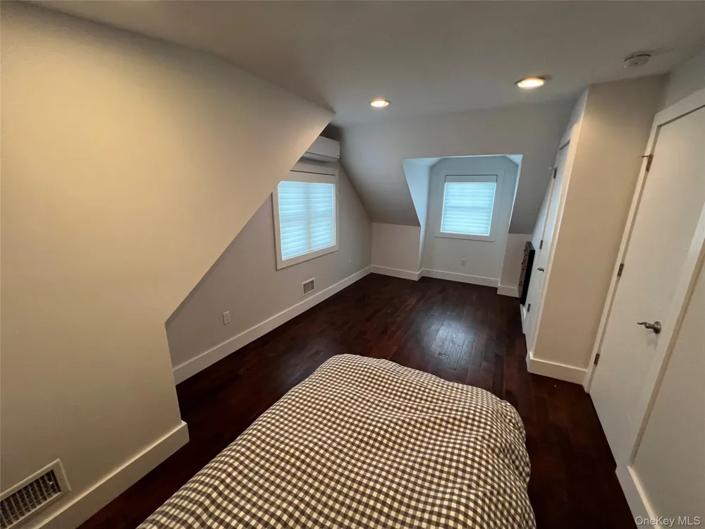43 Crescent Street Hicksville, NY 11801