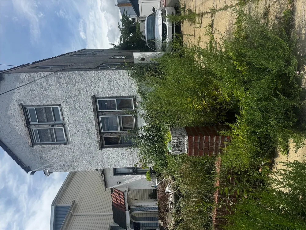 13838 233rd Street Rosedale, NY 11422