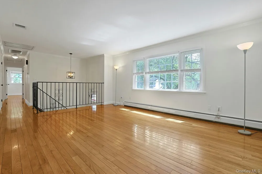 4 Flower Lane Valley Cottage, NY 10989