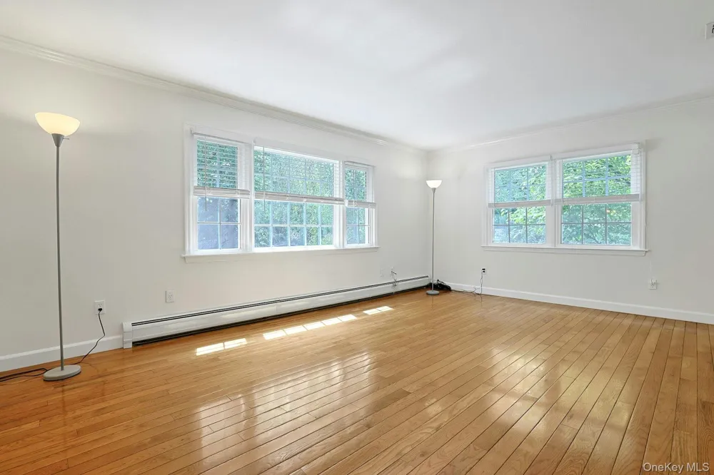 4 Flower Lane Valley Cottage, NY 10989