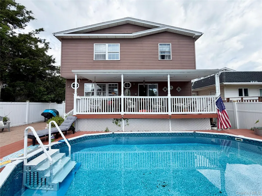 55 Willow Lane Lindenhurst, NY 11757