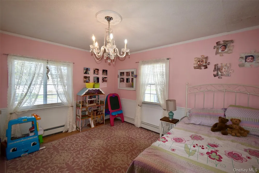 55 Willow Lane Lindenhurst, NY 11757
