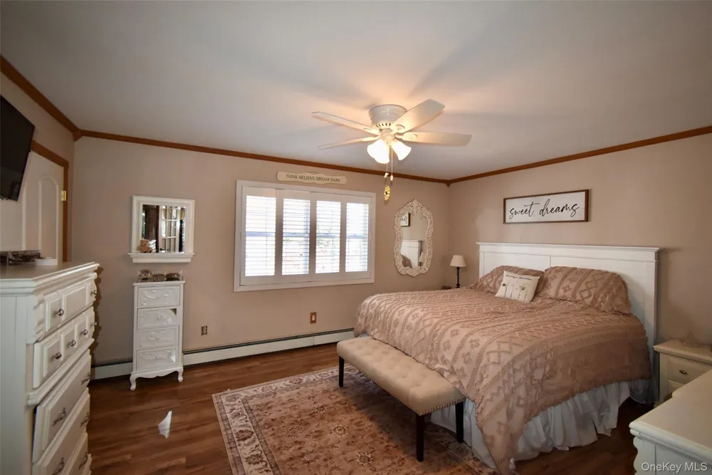 55 Willow Lane Lindenhurst, NY 11757