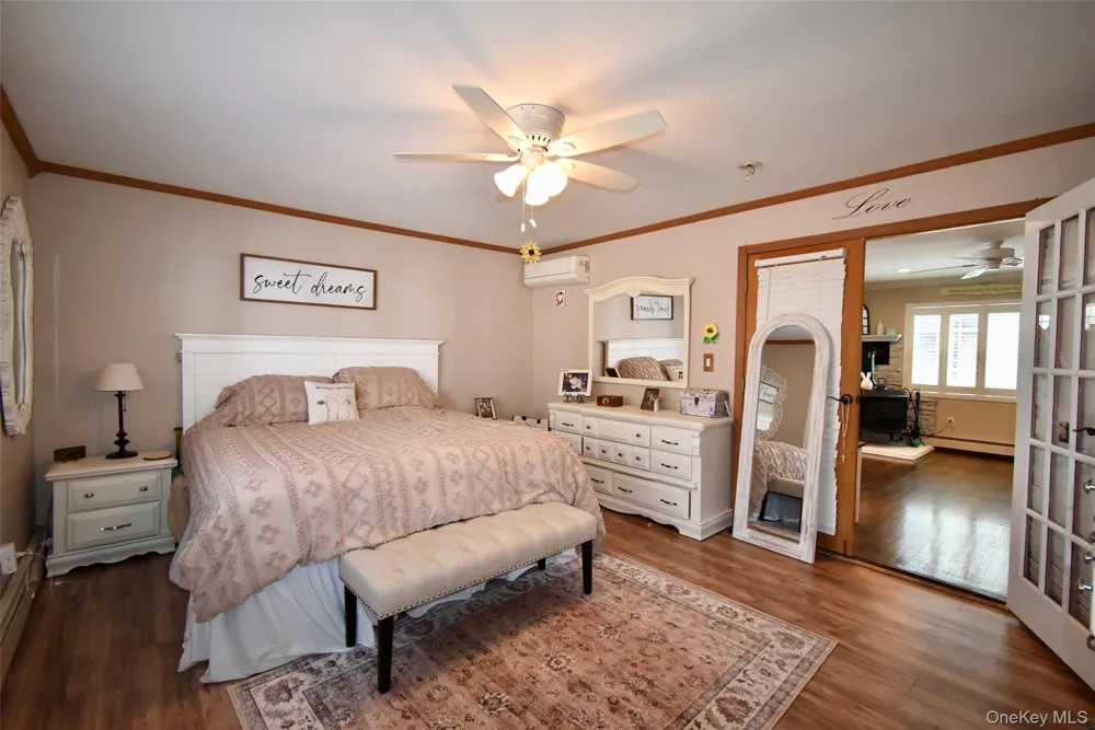55 Willow Lane Lindenhurst, NY 11757