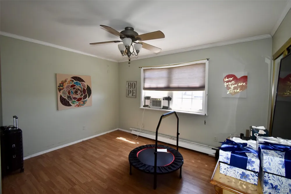 55 Willow Lane Lindenhurst, NY 11757