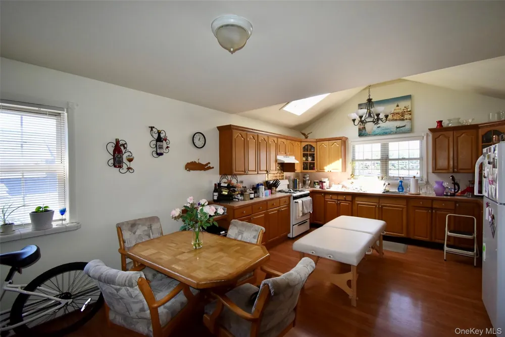 55 Willow Lane Lindenhurst, NY 11757