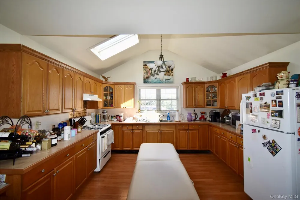 55 Willow Lane Lindenhurst, NY 11757