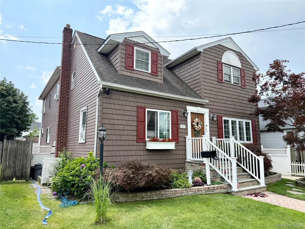 55 Willow Lane Lindenhurst, NY 11757